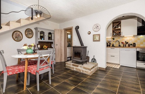 Vratarusa House | 2 bedroom nice home in Senj