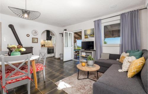 Vratarusa House | 2 Bedroom Nice Home In Senj