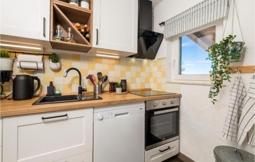 Vratarusa House | 2 Bedroom Nice Home In Senj