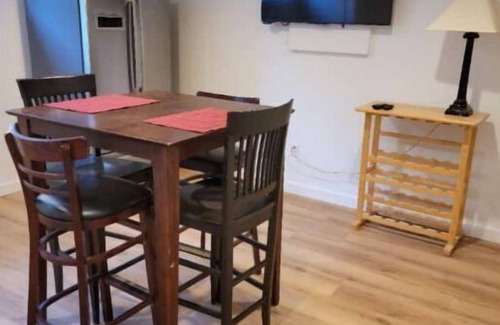 West End Apartment | 2 bedroom North Tacoma Beauty
