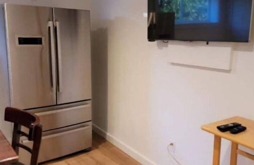 West End Apartment | 2 bedroom North Tacoma Beauty