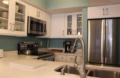St. Augustine Beach Condo | 2 Bedroom Ocean View Condo, walk to restaurants/bars, 2 pools on premises