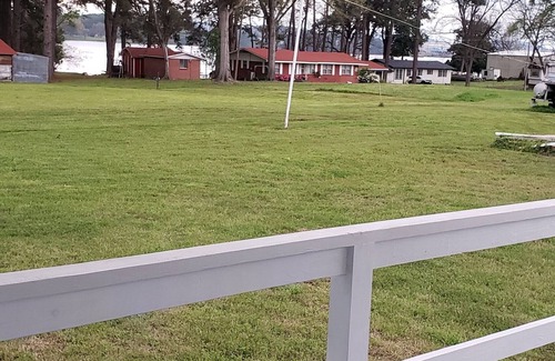 Lone Star House | 2 bedroom, one bath house with Lakeview to Lone Star Lake.