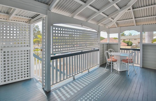 Bundaberg West Apartment | 2 Bedroom Park View King Bed QLD'r Style Unit