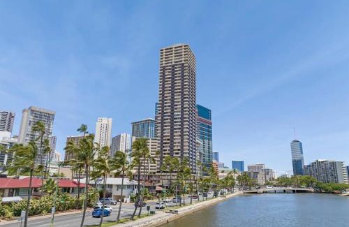 Waikiki Apartment | 2 bedroom Penthouse new upgrade OceanView (PH503)