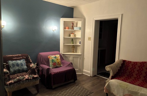 Olney-Oak Lane Apartment | 2 bedroom, Pet friendly near Einstein Hospital