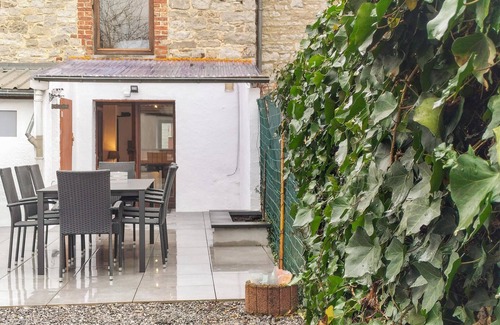 Treignes House | 2 bedroom pet friendly home in Treignes
