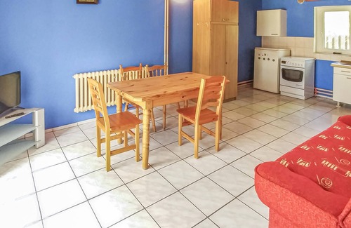Tuchola House | 2 bedroom pet friendly home in Legbad