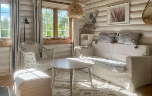 Sola House | 2 Bedroom Pet Friendly Home In Ræge