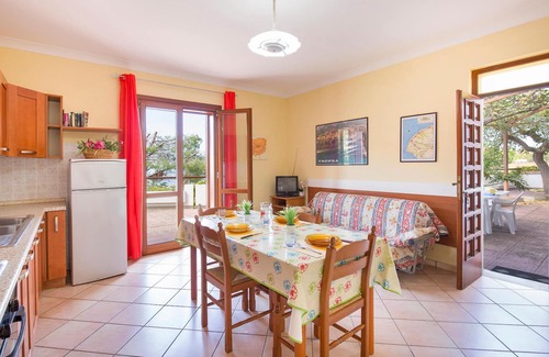 Joppolo House | 2 bedroom pet friendly home in Joppolo