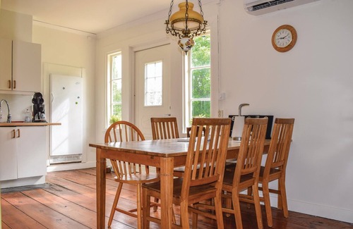 Gullabo House | 2 bedroom pet friendly home in Gullabo