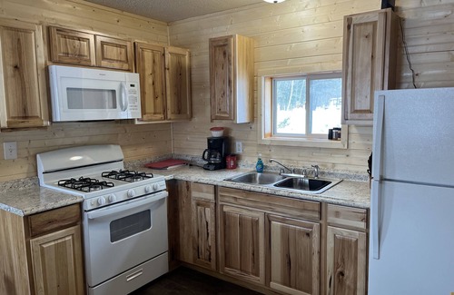 Au Train Cabin | 2 bedroom pet friendly cabin on beautiful lakefront property