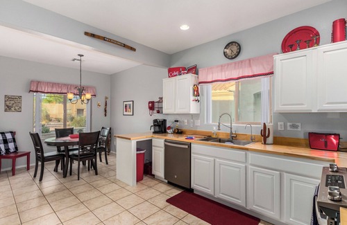 Gold Canyon House | 2 Bedroom plus Office Gem in Gold Canyon