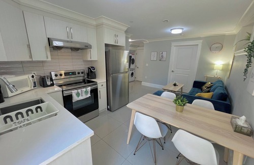 Sunset House | 2-bedroom Private Suite in Sunset Area