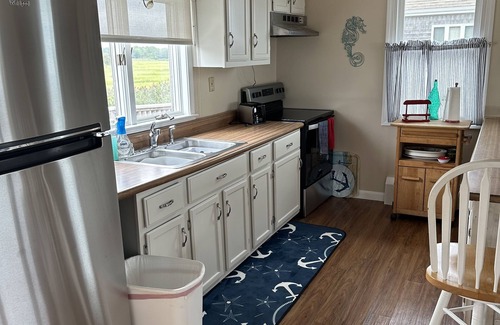 Mattapoisett Cottage | 2 Bedroom Private Beach Front Cottage! Pet Friendly