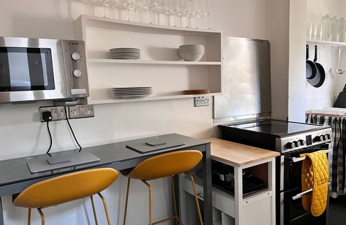 Cambridge House | 2 bedroom Quirky House in Cambridge with garden and parking