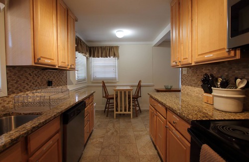 Charlotte House | 2 Bedroom Ranch house , Southend, pet friendly home with fenced in yard!