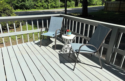Broadalbin House | 2-Bedroom Retreat Near the Sacandaga Lake -WiFi and Lake Rights