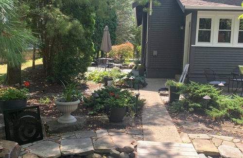 Richmond House | 2 Bedroom Retreat near Earlham College in Richmond IN