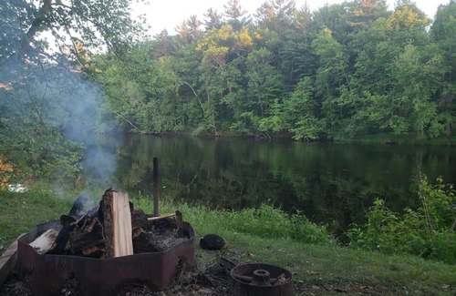 Pine City House | 2 bedroom-Riverfront-Fireplace - Pet ok