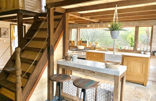 Bridgetown Cottage | 2 bedroom Riverside cute character Cottage In Bridgetown that sleeps 6