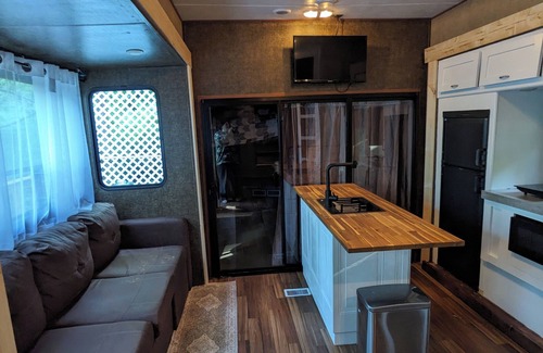 Regional District of Nanaimo House | 2-bedroom RV in beautiful Bowser with WiFi, AC