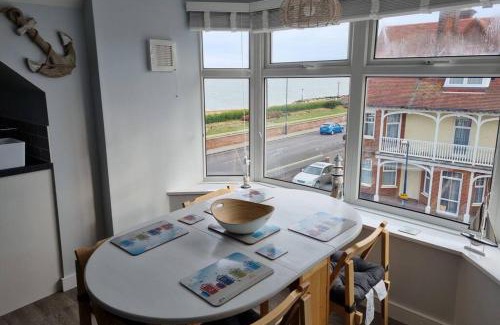 Felixstowe Apartment | 2 Bedroom Seafront Apartment