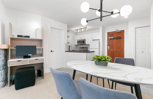 Upper Village Condo | 2 Bedroom, Ski In Out, Heated Pool & 3 Hot Tubs at The Aspens!