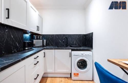 Montrose Apartment | 2-Bedroom – Sleeps 4 Montrose City Centre