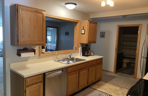 North Conway Condo | 2 bedroom (sleeps 6) cozy condo in the heart of North Conway, NH.