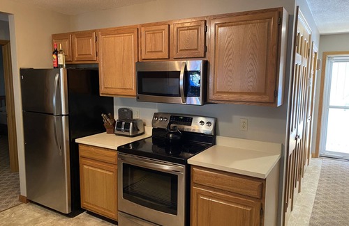 North Conway Condo | 2 bedroom (sleeps 6) cozy condo in the heart of North Conway, NH.