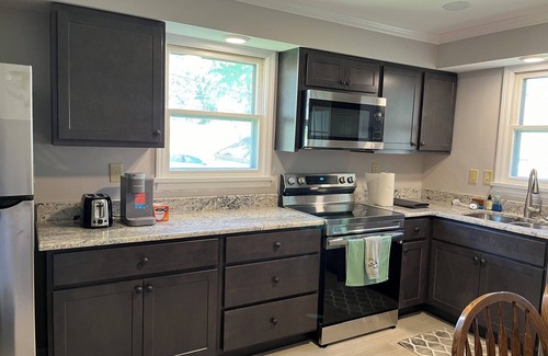 St. Louis House | 2 bedroom sleeps 6 in Affton with mobility ramp