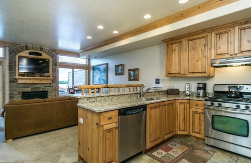 Ogden Condo | 2 Bedroom Snowbasin Vacation Rental - Huntsville, Utah Lodging LS63