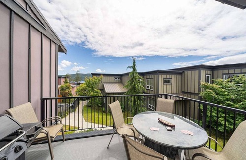 Sooke Cottage | 2 Bedroom Sooke Townhome
