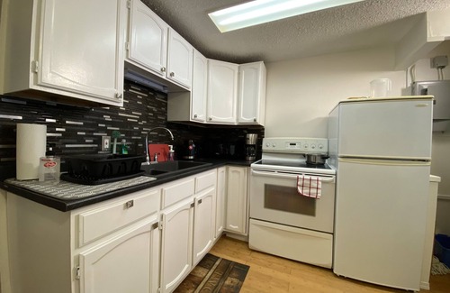 Winnipeg House | 2 Bedroom south end house with free parking and wifi