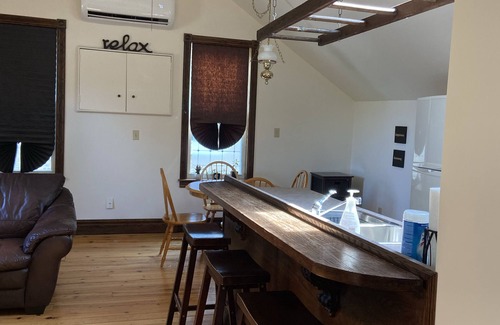 Southampton Apartment | 2 Bedroom, Southampton Apartment Near Beach & Downtown