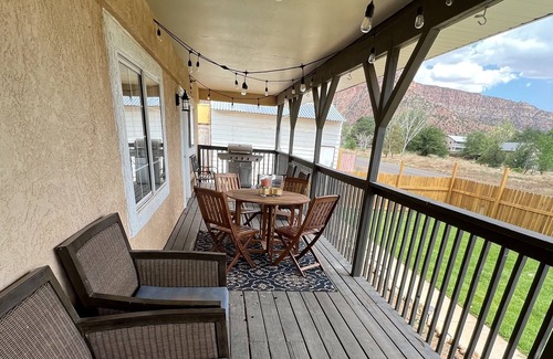Colorado City House | 2 Bedroom Stocked Trailer Home - Back Zion Hiking - Private Hot Tub Large Deck