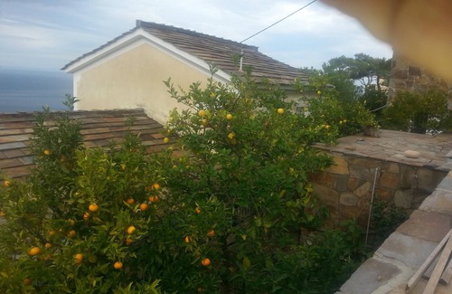Gialiskari Apartment | 2 bedroom studio, 4 people, 1 bathroom, large terrace, breathtaking sea and mountain views