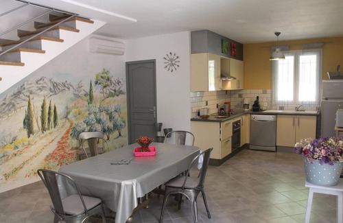 Merindol House | 2 bedroom stunning home in Merindol