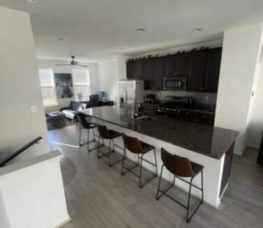 Germantown House | 2 Bedroom Stunning Home