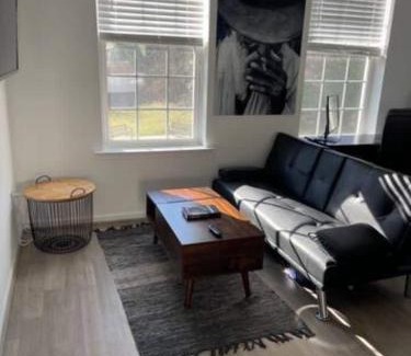 Germantown House | 2 Bedroom Stunning Home