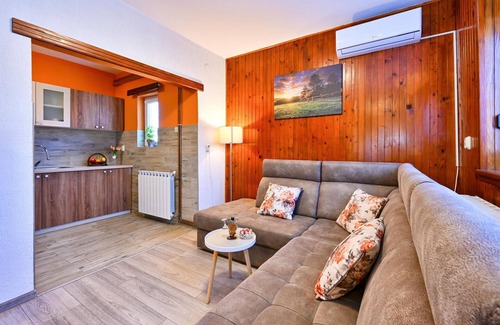 Bjelovar House | 2 bedroom stunning home in Gudovac