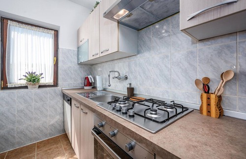 Sajini House | 2 bedroom stunning home in Skitaca