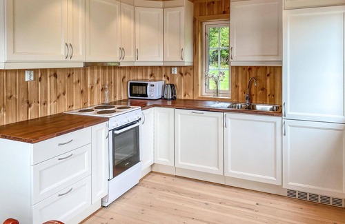 Halsa Municipality House | 2 bedroom stunning home in Foldfjorden