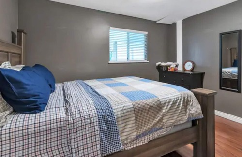 Langley Apartment | 2 bedroom Suite on Acreage with Netflix