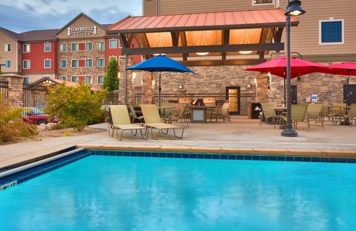 Midvale Condo | 2 Bedroom Suite | Access to a Heated Pool + Hot Tub | Free Breakfast Buffet