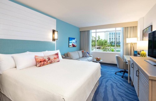 Florida Center Hotel | 2-Bedroom Suite at a 4⭐️ Hotel