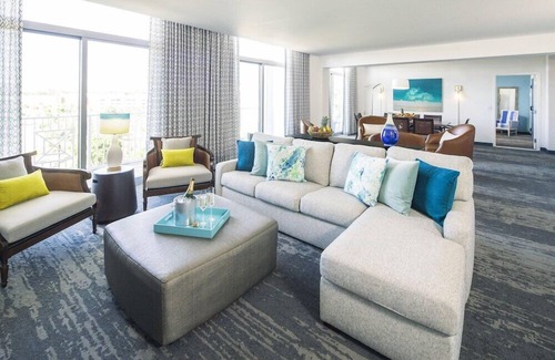 Florida Center Hotel | 2-Bedroom Suite at a 4⭐️ Hotel
