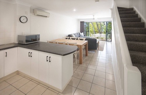 Cannonvale Apartment | 2 Bedroom Sunset Waters 17 by Hamilton Island Private Apartments n
