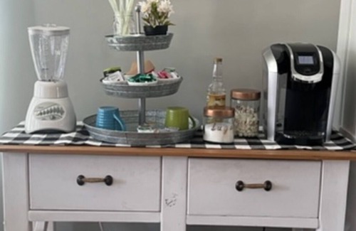Lexington House | 2-Bedroom Sweet Retreat in Lexington